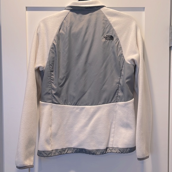 Size M - Womens north face jacket - Picture 6 of 6